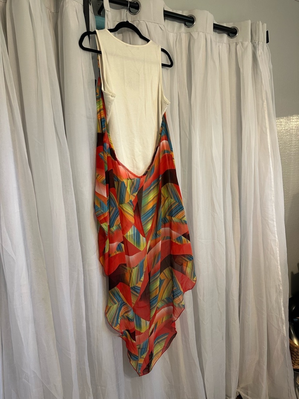 Fashion to Figure unique dress with uneven hemline and geometric design. - Picture 6 of 13